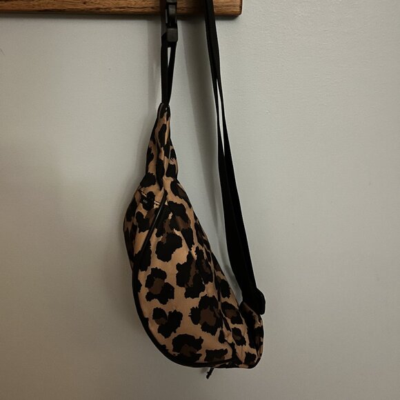 Urban Outfitters Cheetah Fanny Pack - Picture 5 of 7